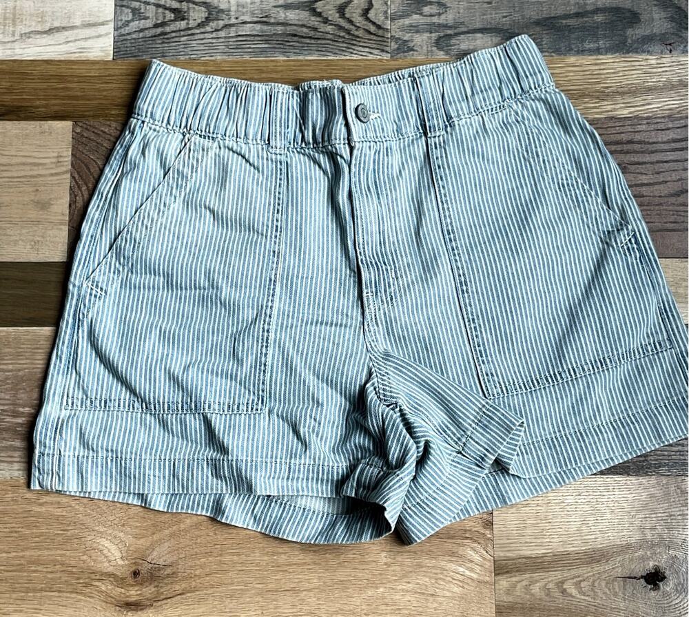 GAP Denim Women's Small Ultrasoft Railroad Stripe Pull On Shorts Blue